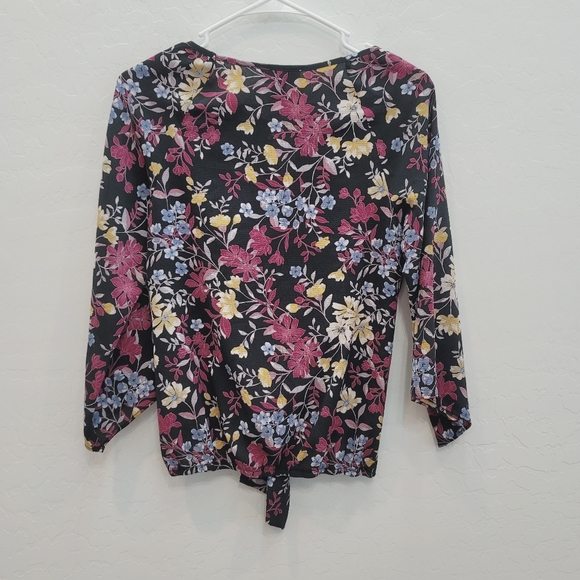 BCX Black & Floral Print Tie Front Blouse Top Women's Size XS - Picture 2 of 8